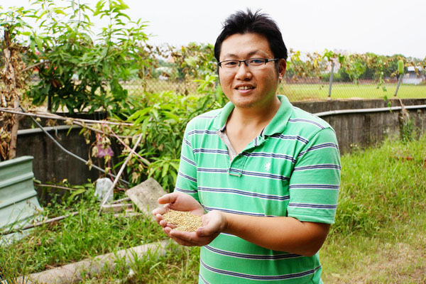 獲得2012全國十大經典好米的大寮農友－吳俊賢。（圖/辛永勝 攝）