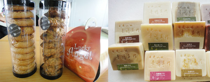 小林二村村民自創的「日光小林」品牌手工肥皂與餅干。（圖∕張筧 攝）