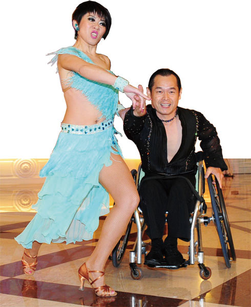 輪椅運動舞蹈舞者朱雄聖和陳芃妤 Wheelchair dancers Jhu Sheng-syong and Chen Peng-yu