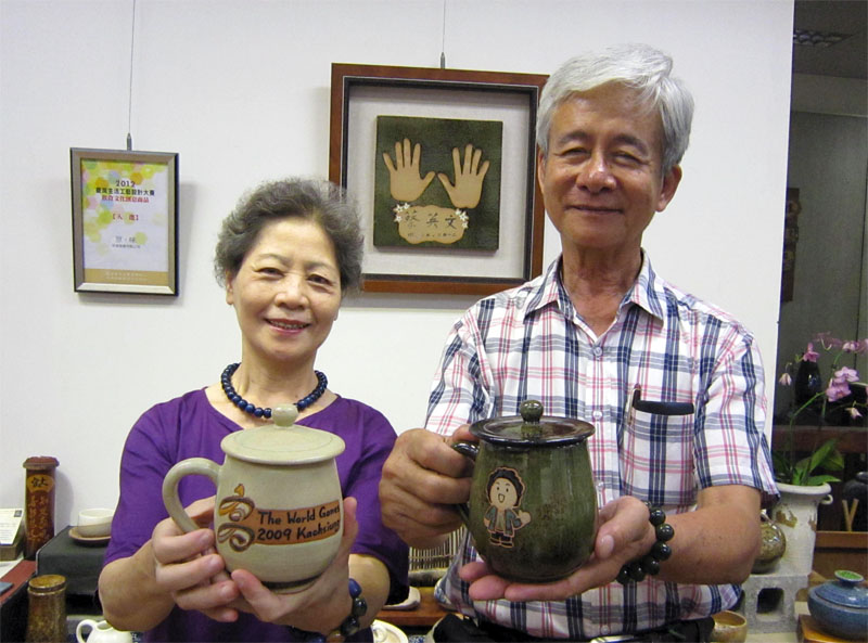 董事長林義隆與妻子鄒金菊一同迷上陶藝創作。（圖∕吳冠涵 攝）