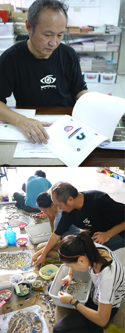李億勳老師帶領紅毛港文化創意有限公司的工作團隊，以馬賽克拼貼出美麗作品。（圖∕李昀諭　攝）