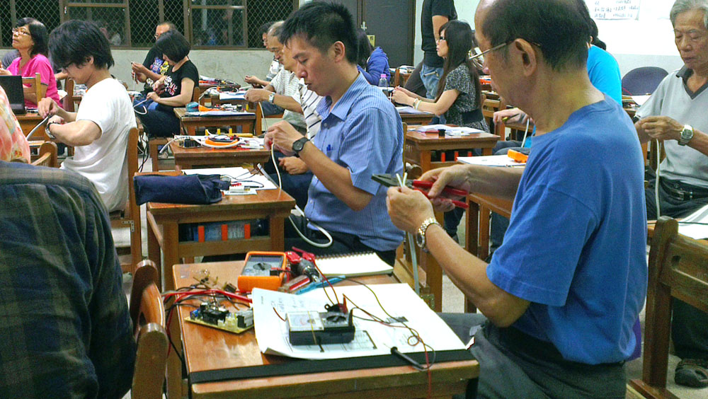 社區大學也開設實用的電工課程。（圖∕港都社區大學 提供）