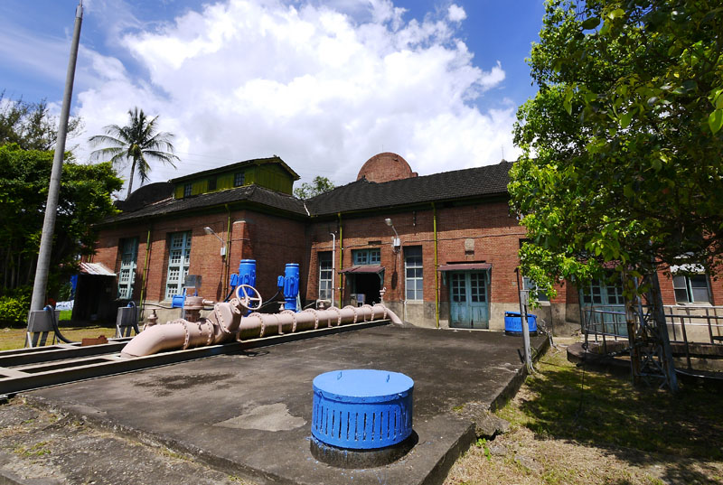 完工於1913年的竹寮取水站是高雄市進入現代化的重要象徵。（圖∕張簡英豪 攝）