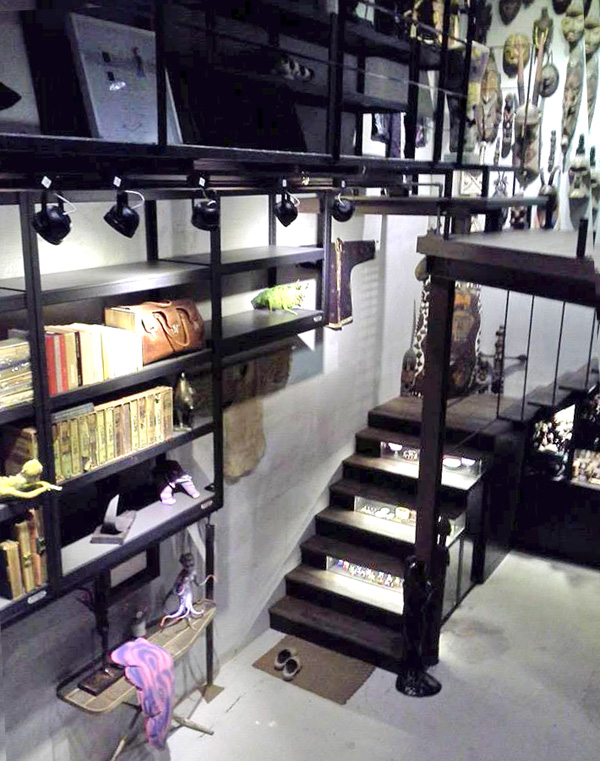 「有酒窩的lulu貓雜貨鋪」整體空間以文史、出版、攝影、藝術為主題，做混合式布置。(圖/有酒窩的lulu貓雜貨鋪　提供)