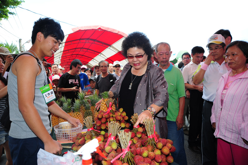 舉辦鳳荔觀光季可行銷在地鮮果與大樹風情。(圖/鮑忠暉 攝)