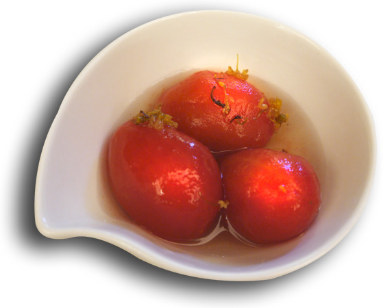 桂花釀番茄酸甜爽口，入口齒頰留香，適合在飯後食用。（圖∕李昀諭　攝）