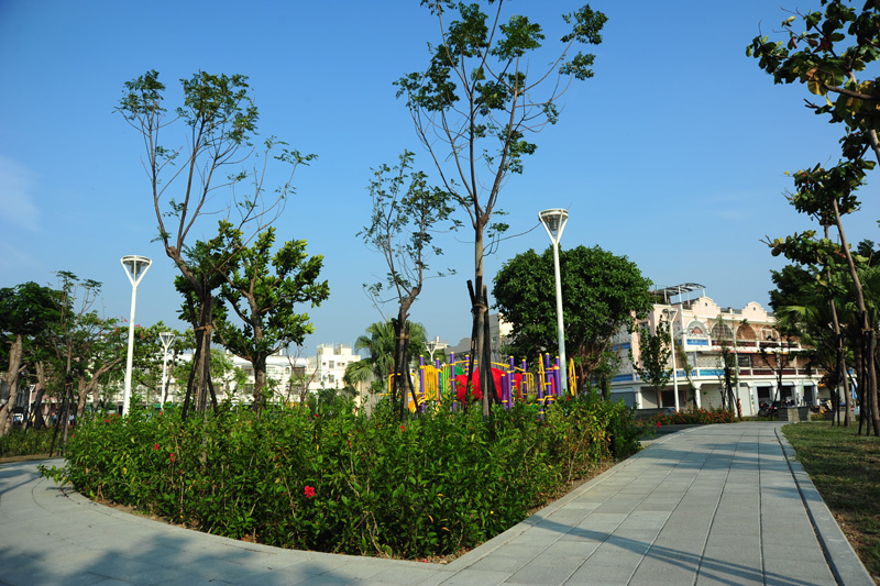 信蚵公園的整建完工，讓蚵仔寮社區民眾增添運動休憩的空間。（圖∕鮑忠暉 攝）