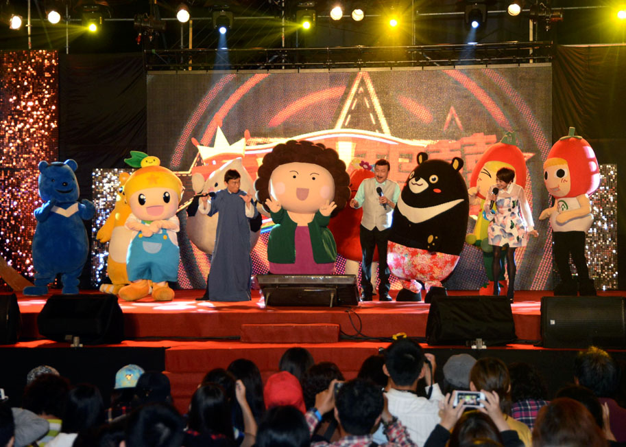 人氣吉祥物參加電視綜藝節目，將高雄的歡樂「萌勢力」介紹給全台灣朋友！（圖/高雄市新聞局 提供）