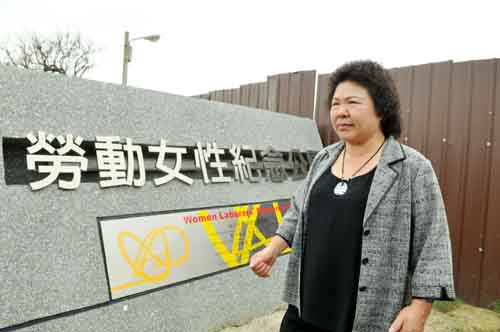 一向關心勞工權益的陳菊市長，為「勞動女性紀念公園」揭牌。（攝影 / 張忠義）
