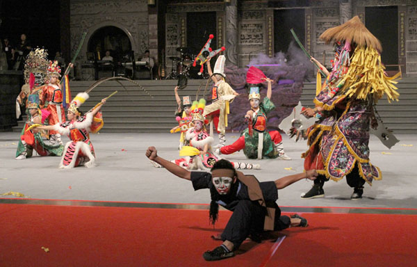 結合戲獅舞藝和在地特色的「戲獅甲藝術節」。(圖/高雄市立歷史博物館 提供)