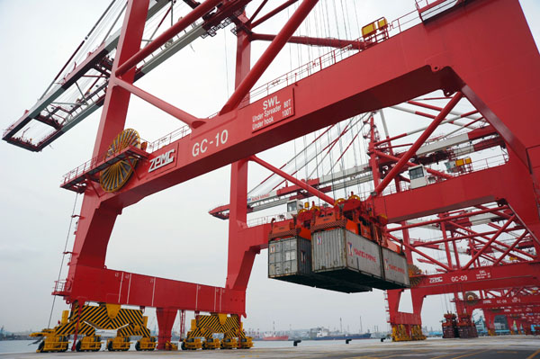 洲際貨櫃中心計畫，將帶動高雄港再次攀昇為世界航運中心。(圖/鮑忠暉 攝)