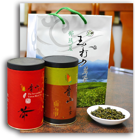 青山茶區的高山烏龍茶味道甘醇，散發特殊香氣。（圖∕張簡英豪 攝）