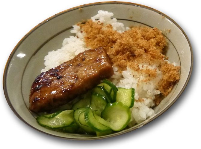 魚鑫深海魚料理的燒魚飯使用高級深海魚肉，口感細緻入味。（圖∕李昀諭　攝）
