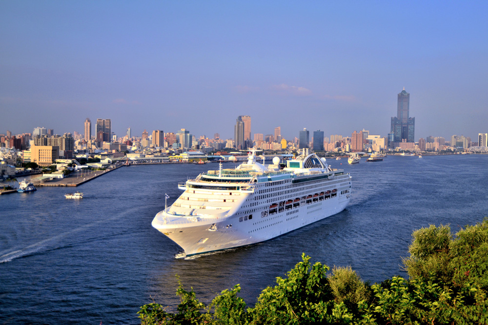 高雄港具有亞洲郵輪觀光旅遊停靠點的潛力與條件。（圖/鮑忠暉 攝）