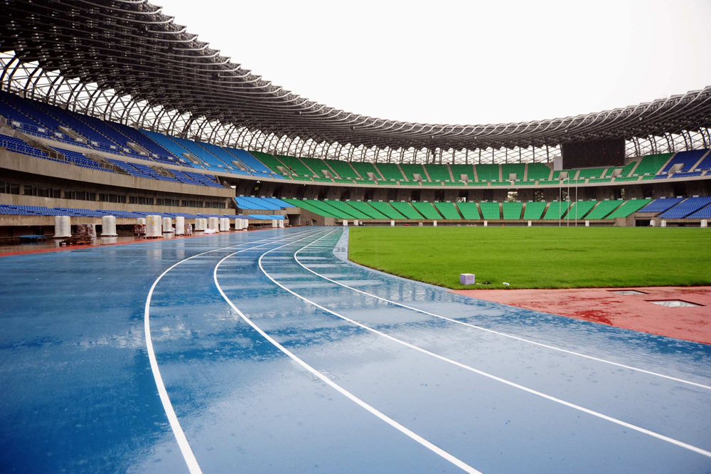國家體育場重鋪跑道，讓選手有締造佳績的更好場域。（圖/高雄市體育處 提供）