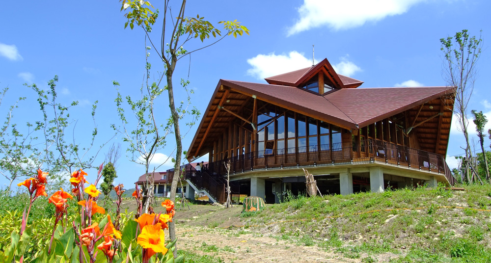 那瑪夏民權國小擁有五星級的綠建築圖書館。（圖/鮑忠輝 攝）