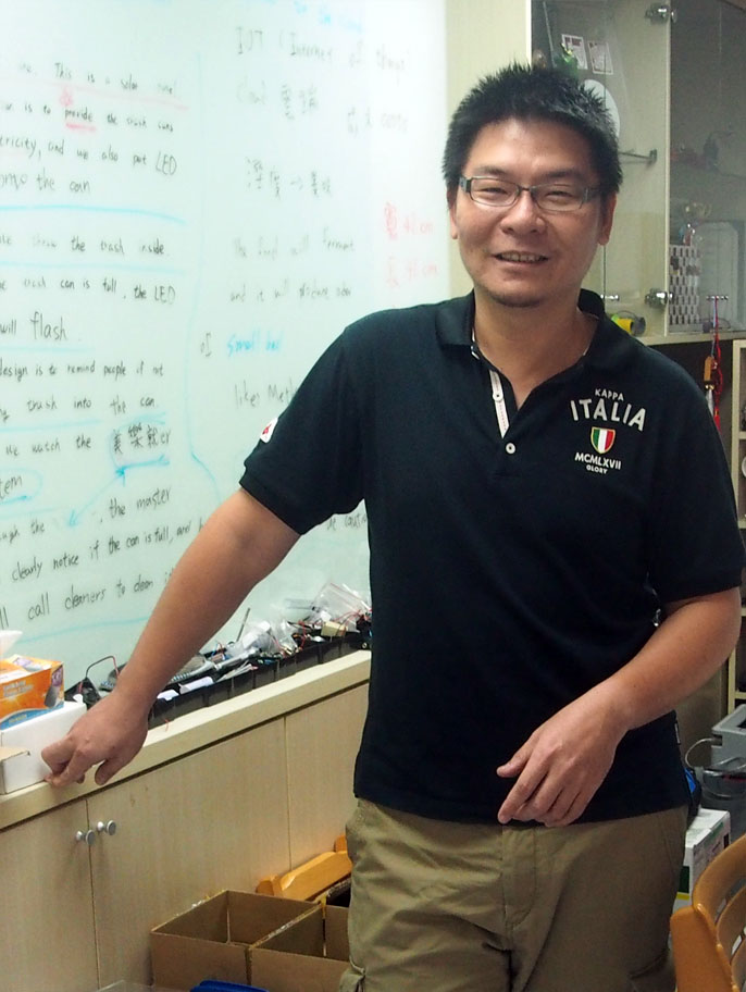 楊鎮澤老師提供實驗室讓學生實驗創作。(圖/張筧 攝）