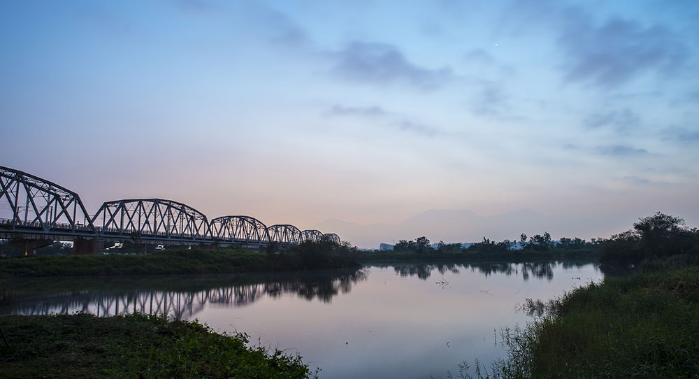 拍攝舊鐵橋日出的經典角度（蔡勝宇·攝影）