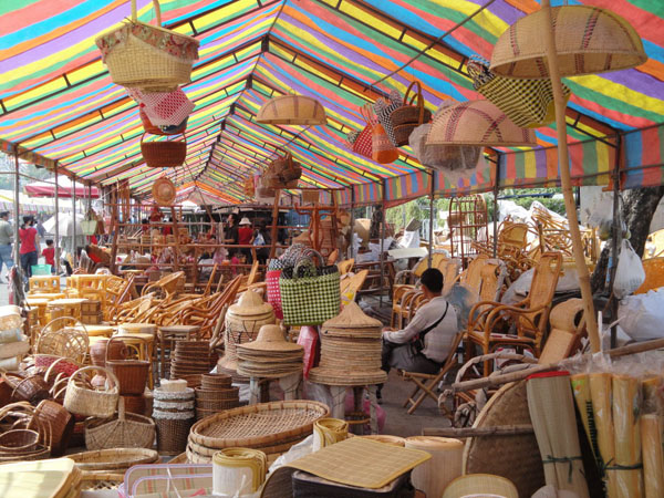 販賣傳統竹製品的「岡山籃筐會」，每年總會吸引懷舊的遊客結伴而來。（圖／岡山區公所　提供）