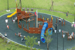 生日公園內加入各式親子趣味設施，成為社區居民最佳休閒去處。