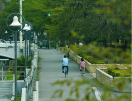 高雄社區推廣「鐵馬生活家」，讓自行車運動成為民眾生活的一部分。