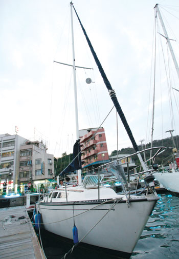 台灣首位獨駕單桅帆船橫渡太平洋的高智亮
