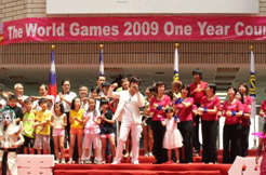歌手楊培安唱出世運會主題曲「看見全世界」，宣告高雄世運會邁入倒數一周年。( 圖/陳俊合攝)