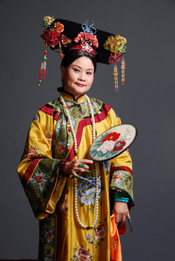 揣摩慈禧太后如木三分的王海玲，是台灣豫劇團的台柱演員。(圖/台灣豫劇團提供)