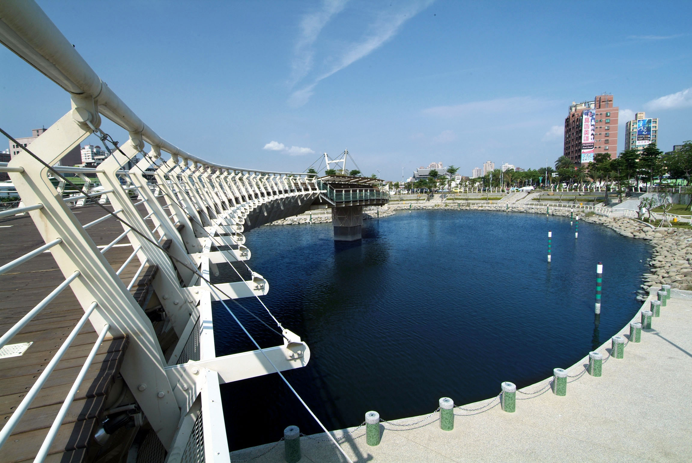 高雄市污水下水道用戶接管率已逾54%，愛河沿岸的接管率更是接近100%，大幅改善愛河水質。(圖/鮑忠暉攝)