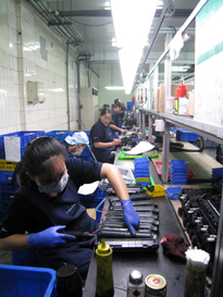 中小企業胼手胝足拼經濟，為台灣安定就業貢獻良多。（圖／陶依玟攝）