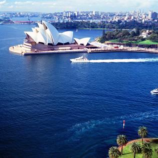 同樣是環狀碼頭，雪梨如何從商港演變為文化休閒港灣，值得高雄借鏡。（圖／Jupiterimages Unlimited提供）