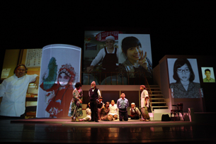 2009年上半年演出的劇作《師傅》。（圖／台灣戲劇表演家劇團提供）
