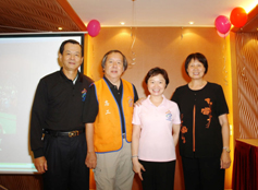 江永盛（左一）老驥伏櫪接任KOC副執行長，協助執行長許釗涓（右二）整合行政事務。(圖/KOC提供)