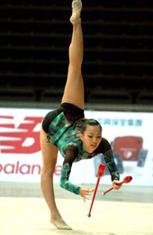 韻律體操─棒的項目，中華台北女將黃千葳展現曼妙身影及高度技巧。（圖/張忠義拍攝）