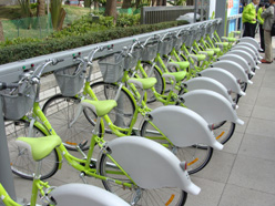 高市公共腳踏車的款式為「美利達紫羅蘭淑女車」，以鋁合金材質為主，低跨點大管徑流線造型車架。﹝圖／郭力睿攝﹞