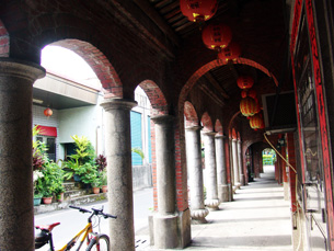 宜蘭頭城老街，正是阿桂用Google Earth、Google Map及台灣堡圖搜尋的老巷弄。(圖/周盟桂提供)