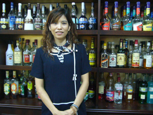 調酒協會理事長謝美美也是從花式調酒入門，一路走到現在，深覺調酒愈學愈有趣。(圖/崔憶雲攝)
