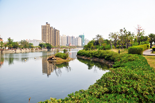 高雄愛河整治經驗，成為台灣都會河川整治的典範之一。(圖/Joanna攝)