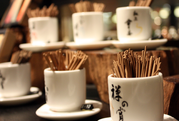 富山香堂用創意讓傳統香品升級為精品「香」文化。(圖/涂毓婷攝)