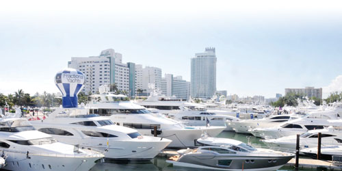 邁阿密市是全球最大的郵輪港  The port of Miami is world's largest cruise-ship port.