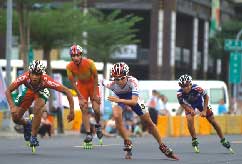 代表台灣的中華台北隊實力堅強，在第12屆亞洲滑輪溜冰錦標賽中一共44面金牌的競賽，台灣選手就獲得了34面。